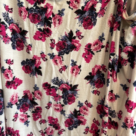 Torrid Sz 2 floral tank top adjustable straps - Picture 2 of 5